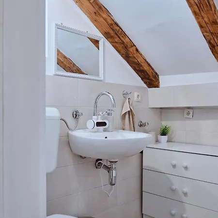 Lägenhet Penthouse Dora *