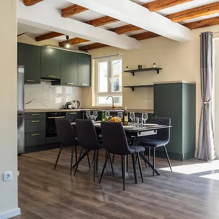 Apartment Dora Now With Jacuzzi Omiš