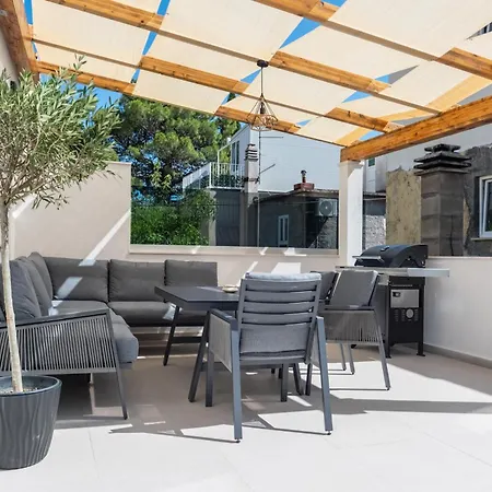 Dora Now With Jacuzzi Apartment