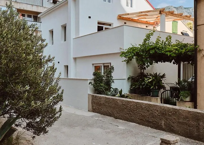 Villa Dora In Omis Centar Now With Jacuzzi Appartement