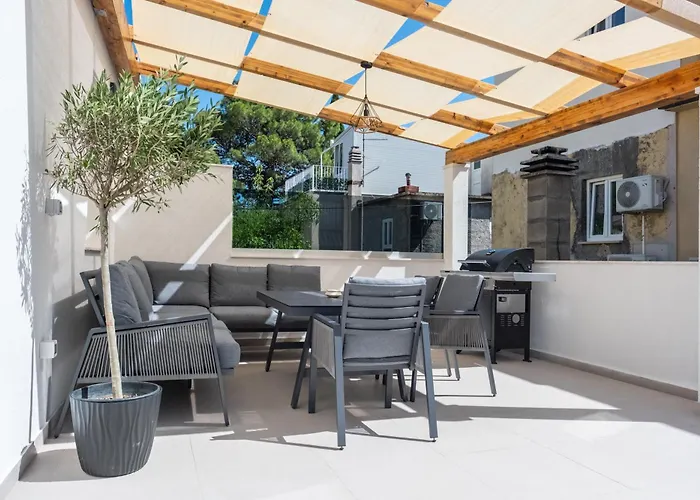Villa Dora In Omis Centar Now With Jacuzzi Appartement