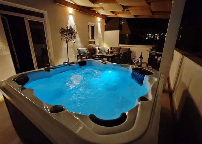 Appartement Villa Dora In Omis Centar Now With Jacuzzi